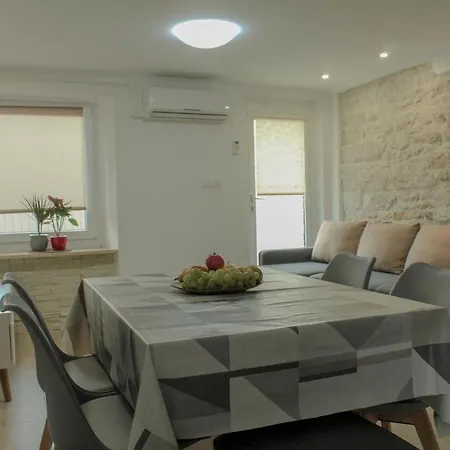 Apartman House Sara